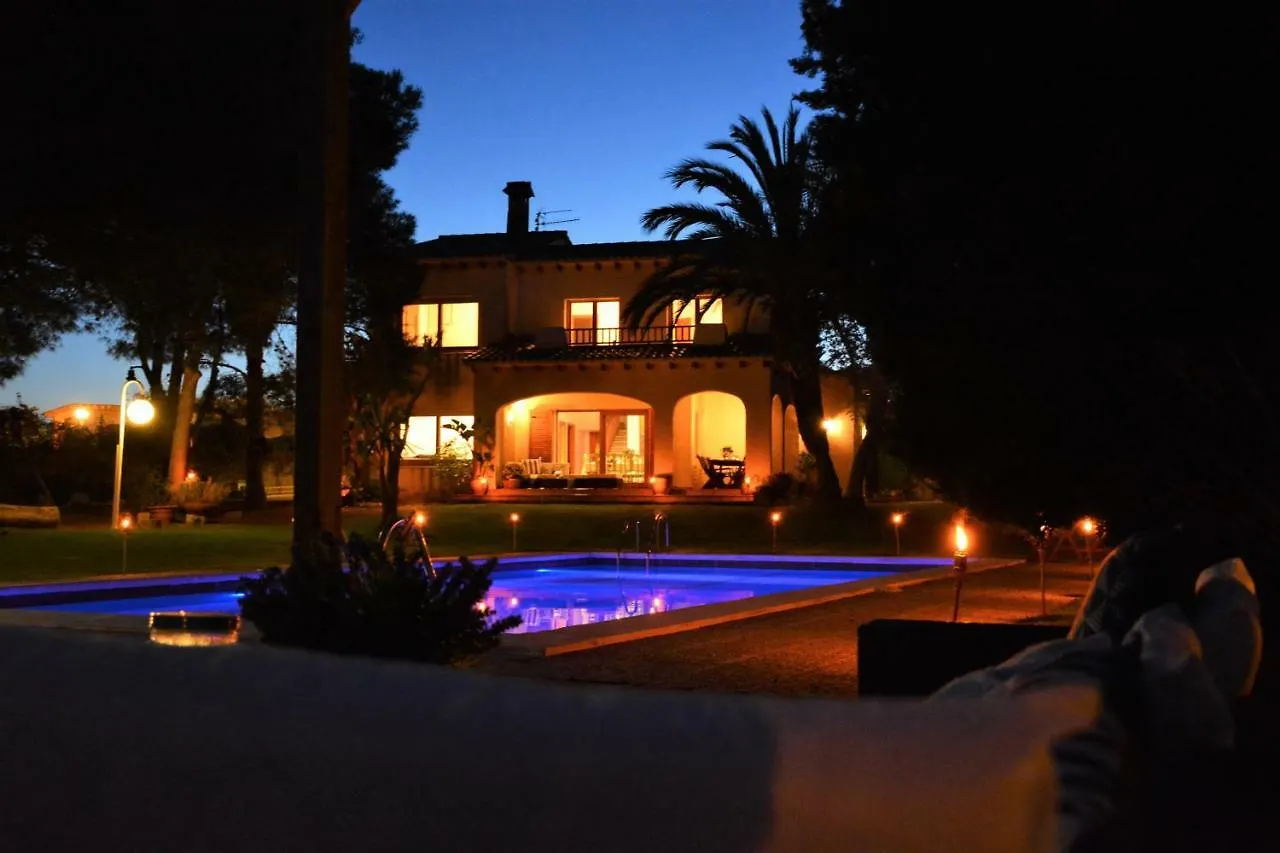 Villa Sitges Colibri At 10 Min Walk Beaches - Center City Amaizing Garden Pool Xxl Private Tenis Piste Vilanova i la Geltrú