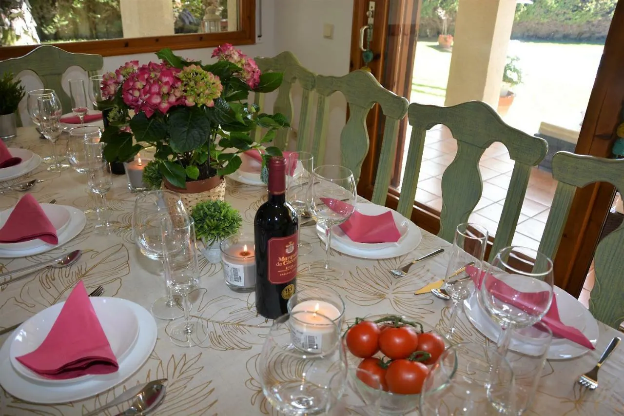 Villa Sitges Colibri At 10 Min Walk Beaches - Center City Amaizing Garden Pool Xxl Private Tenis Piste Vilanova i la Geltrú